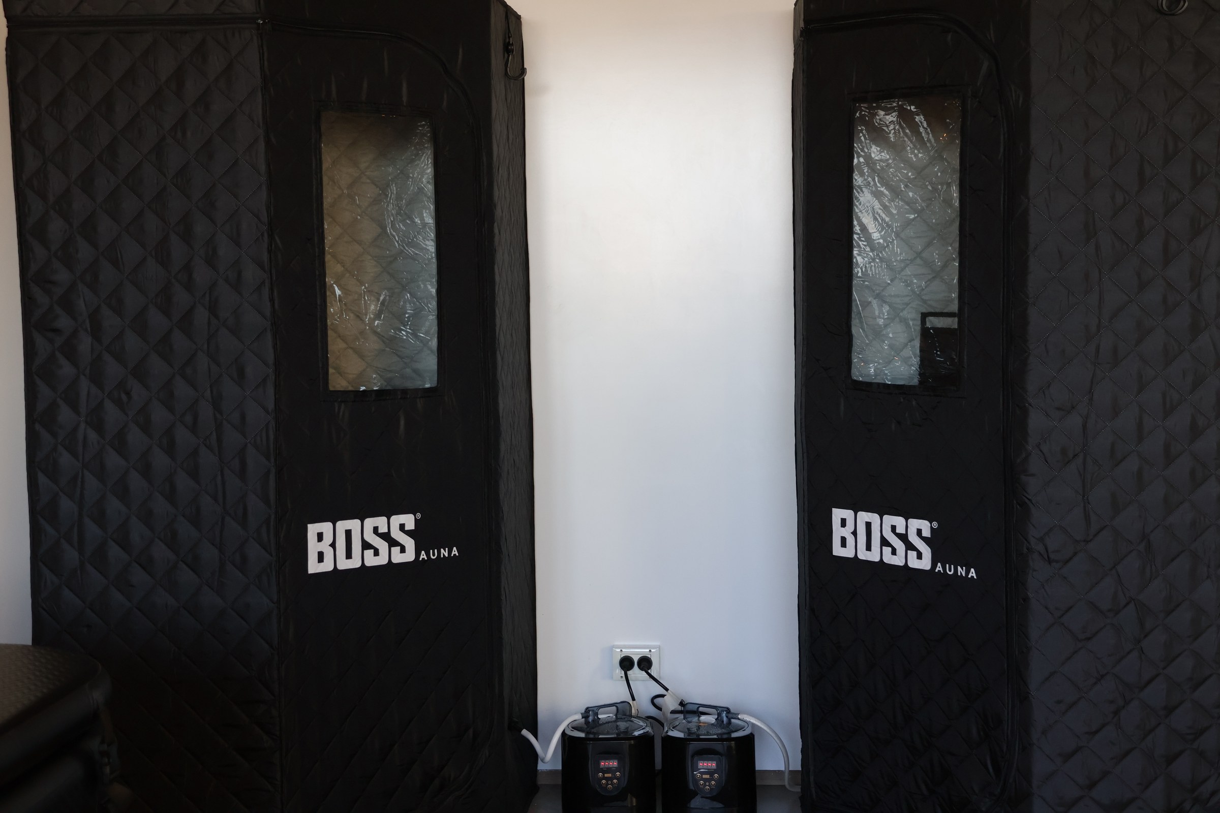Dos cabinas de sauna BOSS en Meta Reset Olivos
